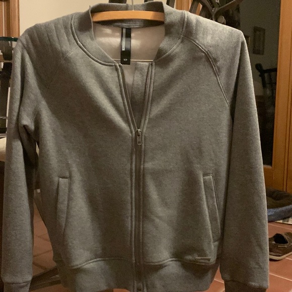 NWT. Mondetta Stylish active wear Color Grey SP - Picture 2 of 2